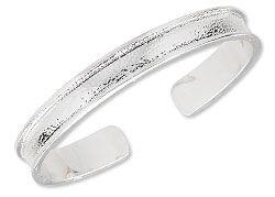 Bangle bracelet