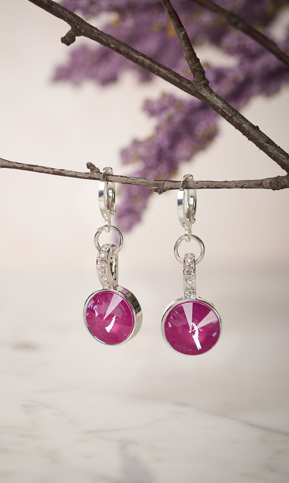 Design Idea RC2Y Earrings with a stylized background