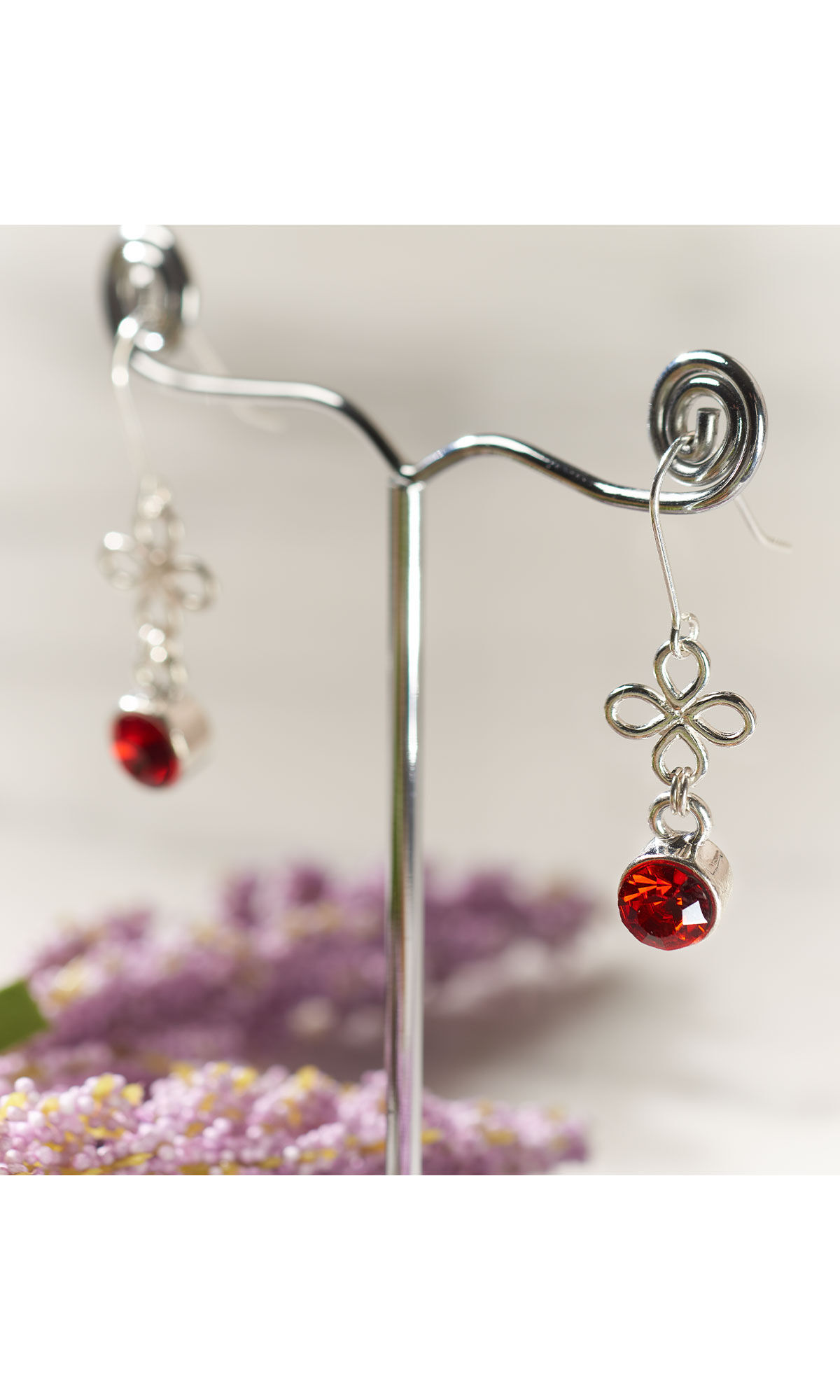 Design Idea RC2M earrings on earring display