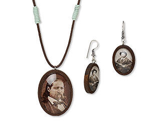 Single-Strand Necklace and Earring Set