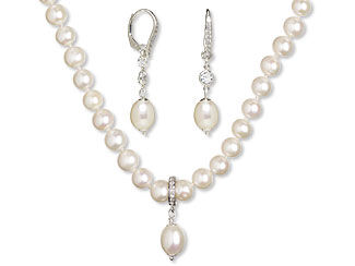 Single-Strand Necklace and Earring Set
