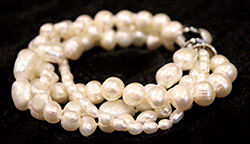 Pearl bracelet