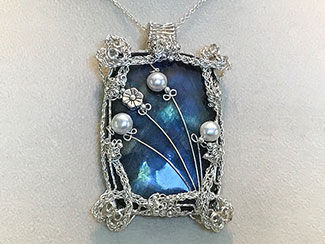 Single-Strand Necklace