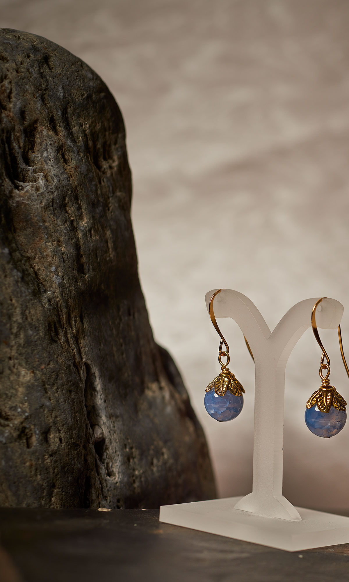 Design Idea RB2J on an earring stand