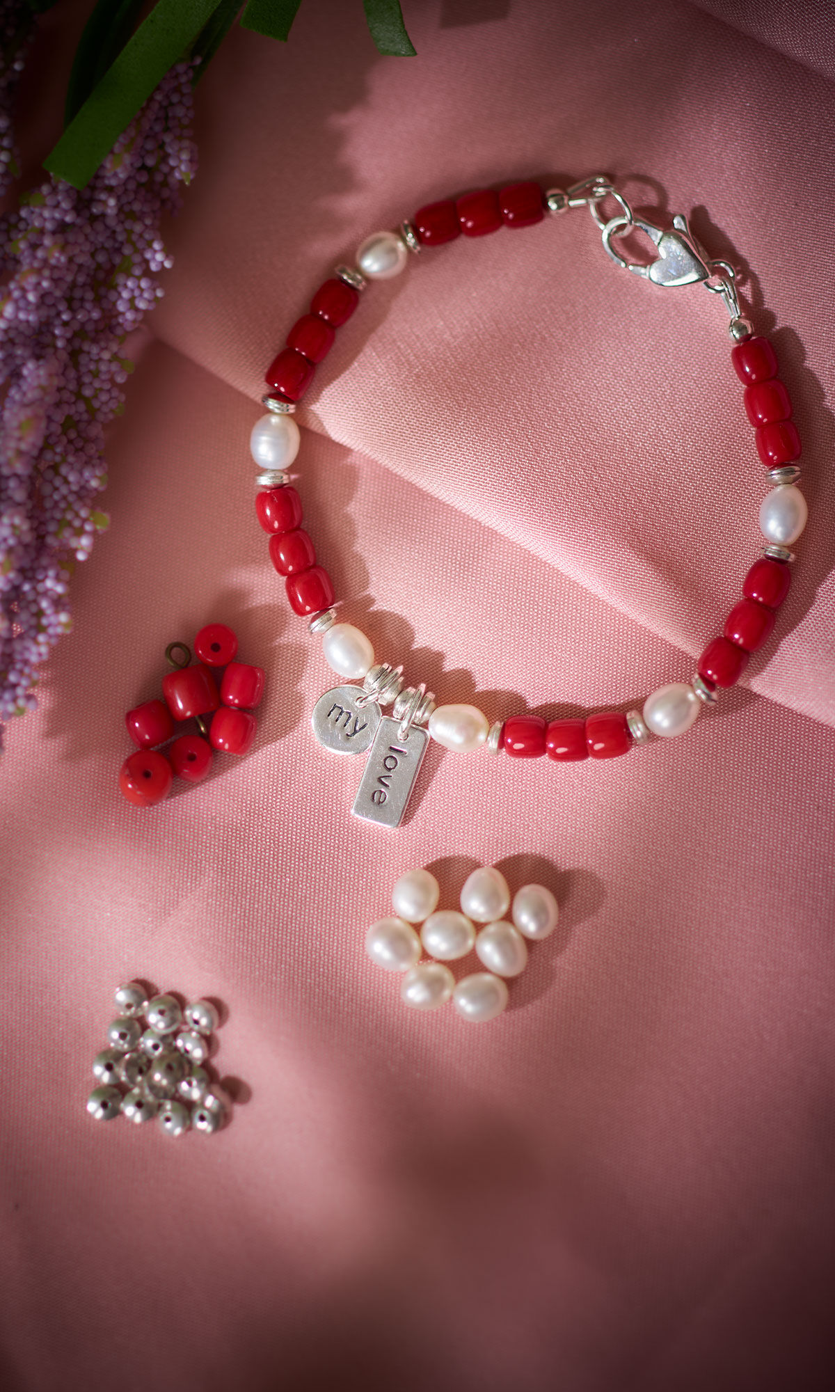 Design Idea QM2G on pink cloth with assorted beads