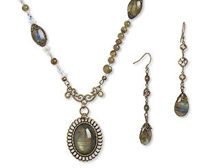 Single-Strand Necklace and Earrings Set