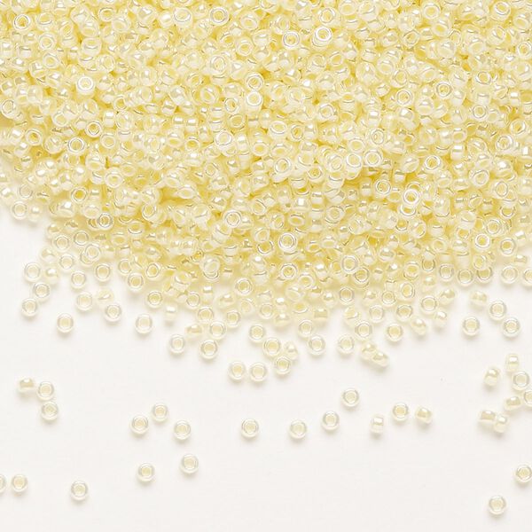 Seed bead, Miyuki, glass, pkg/35g, #15 rocaille, opaque inside dyed color luster butter cream alabaster base (RR-527). image number 0