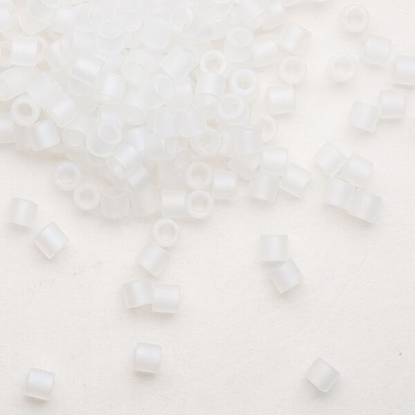 Seed bead, Delica®, glass, pkg/7.5g, #8 round, translucent matte rainbow crystal clear (DBL-0851). image number 0