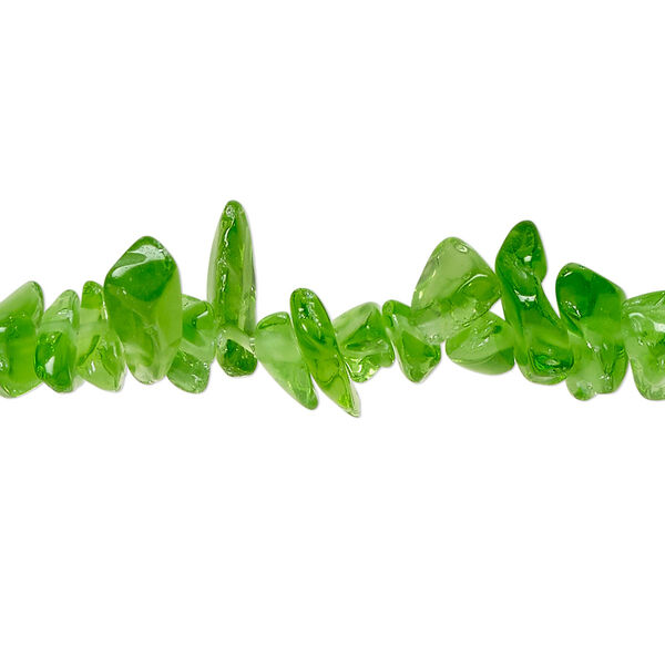 Bead, glass, translucent green, small to extra-large chip. Sold per 30-inch strand. image number 0