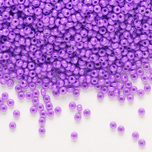 Seed bead, Preciosa Ornela Czech glass, pkg/50g, #11 rocaille, opaque violet luster chalkwhite, (16128). image number 0