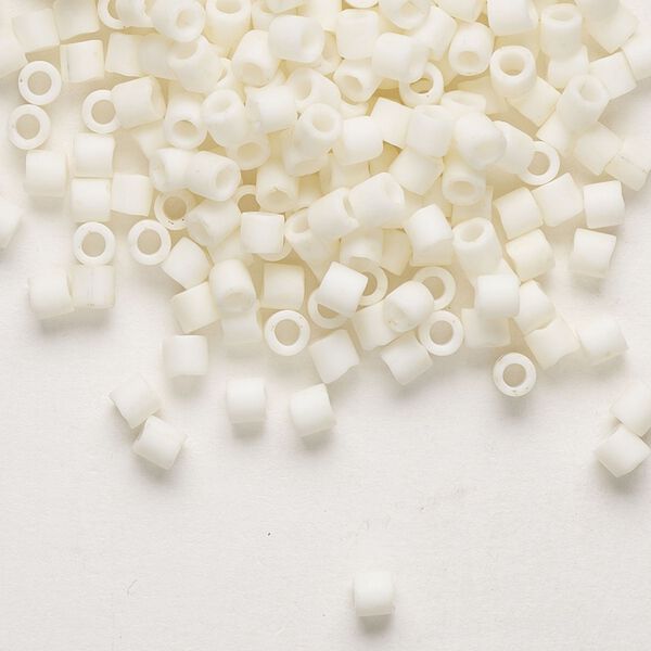 Seed bead, Delica®, glass, pkg/7.5g, #8 round, opaque matte glazed luster cream (DBL-0352). image number 0