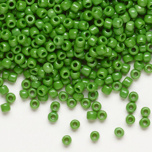 Seed bead, Dyna-Mites™, glass, opaque green, #8 round. Sold per 1/2 kilogram pkg. image number 0