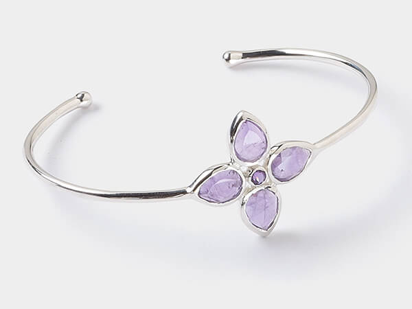 Create Compliments® Jewelry